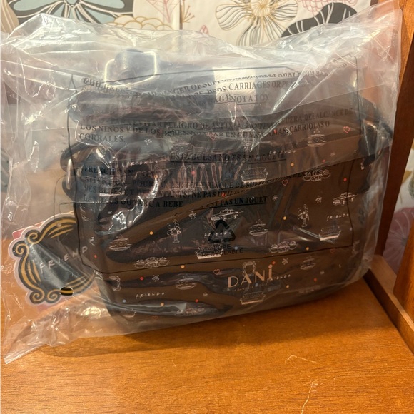 Danielle Nicole Black Central Perk crossbody Bag. NWT - Picture 3 of 3